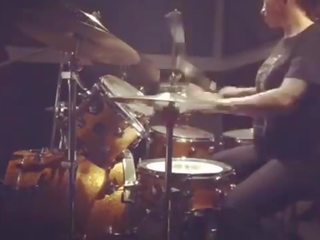 Felicity feline drumming pri zvok studios