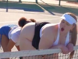 Mia dior & cali caliente ametnik fucks kuulus tennis mängija shortly pärast ta won a wimbledon