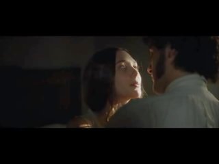 Elizabeth olsen vids niektorí kozy v sex video scény